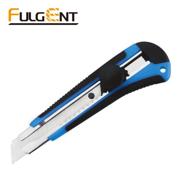 Plastic Handle 18mm Cutter Knife With Breakable Blade For Cutting Carpet
