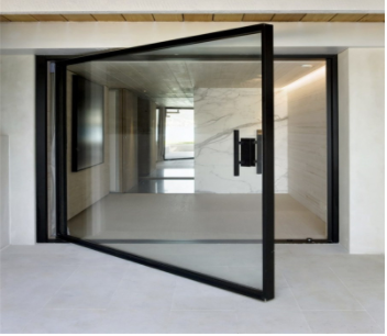 Modern Aluminium Pivot Entry Doors Wooden Grain Finish ISO45001 For Patio