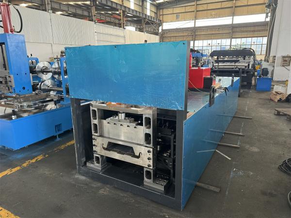 Máquina de moldagem de rolos de costura em pé com painel de telhado controlado por PLC Kr-18 SSR