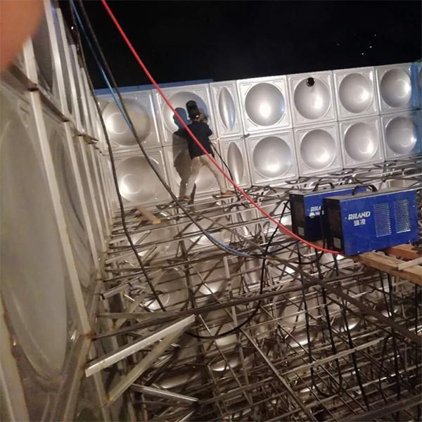 Silver Welding Water Tank 1 * 1m / 1 * 0.5m / 0.5 * 0.5m Panel Size Lightweight