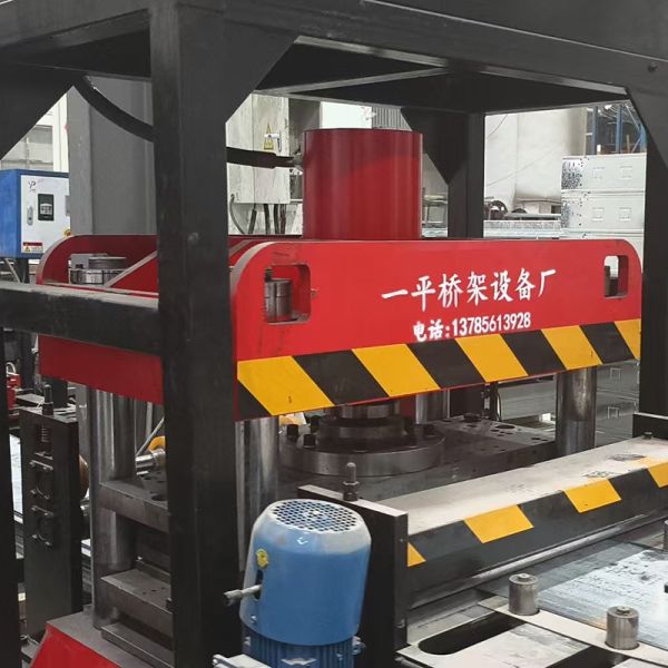 Precision Cable Duct Cover Machine 380V Cable Tray Cover Equipment 15m/Min