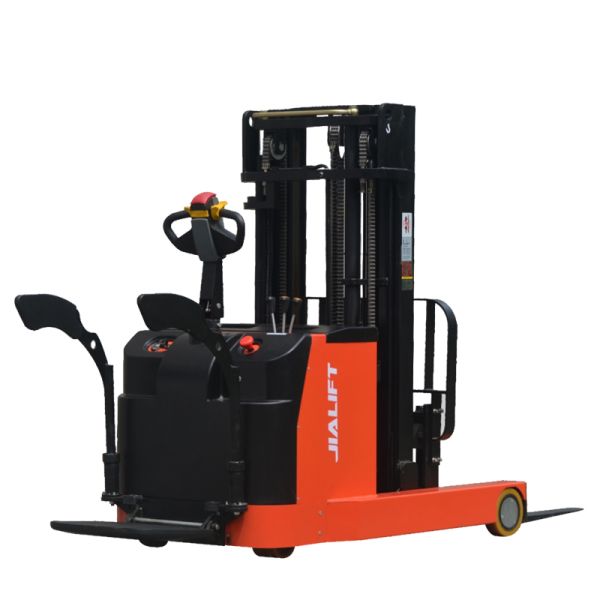 Variable Electric Reach Truck Forklift 1300kg Lifting Height 4500mm