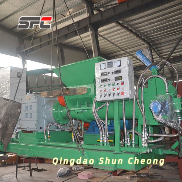 PLC Controlled Rubber Extruder Machine with Force Feeding Screw and Precise Temperature Control