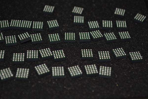 LTM4622IY 4A 20V régulateur à μmodule synchrone à régulation descendante avec 95% d'efficacité 3.1-20V Entrée ±1,5% de sortie Précision 2,5 MHz Commutation et 6.25mm × 6.25mm BGA Package