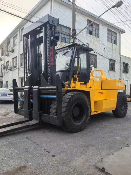 Used TCM 23T Container Forklift Fuel Tank Capacity 300L