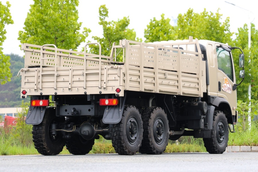 Reinforced Flat‑Cab 6×6 Off‑Road Cargo Truck