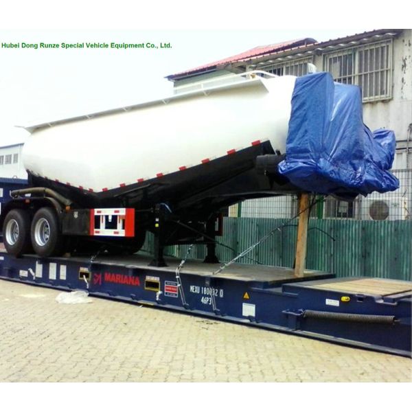 2 Axles V Type Tank Semi Trailer For Dry Powder Meterial Carry 40 - 45 M3 Capacity