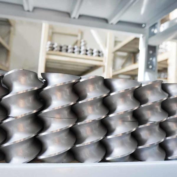 Composants de vis de précision pour extrudeuses pour maximiser la productivité et minimiser les temps d'arrêt