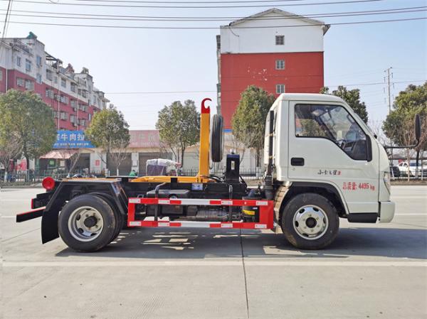 FORLAND 4x2 Garbage Compactor Trucks 5 Tons Euro 6 Emission Standard Manual Transmission