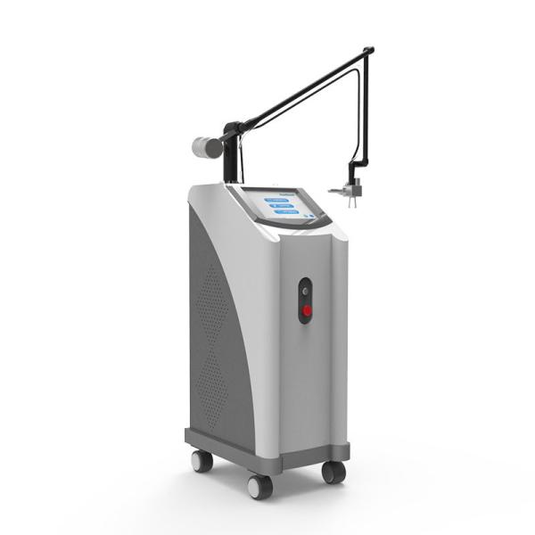 Beauty clinic use Co2 fractional laser machine to scars removal & acne treatment