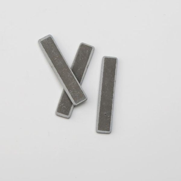 3.7V to 265V Ceramic PTC Heating Element with Self-Heating and Rectangle Shape for Beauty and Hairdressing Industry