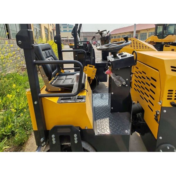 China Hydraulic Vibrating Small Mini Road Roller Compactor Machine 1 Ton Road Roller