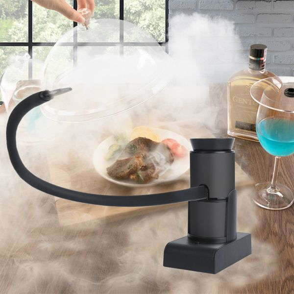Plastic Utensils and Handheld Smoke Generator for Smoke Generation in Molecular Cuisine