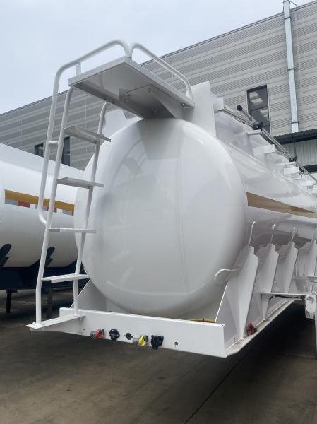 CIMC Water Milk Diesel Gasoline Edible Oil Petroleum Liquid Transport Fuel Tank Truck