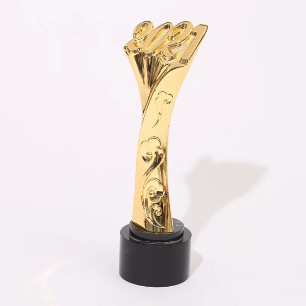 Outstanding Staff Award OEM Resin Trophy Cup As An Encouragement