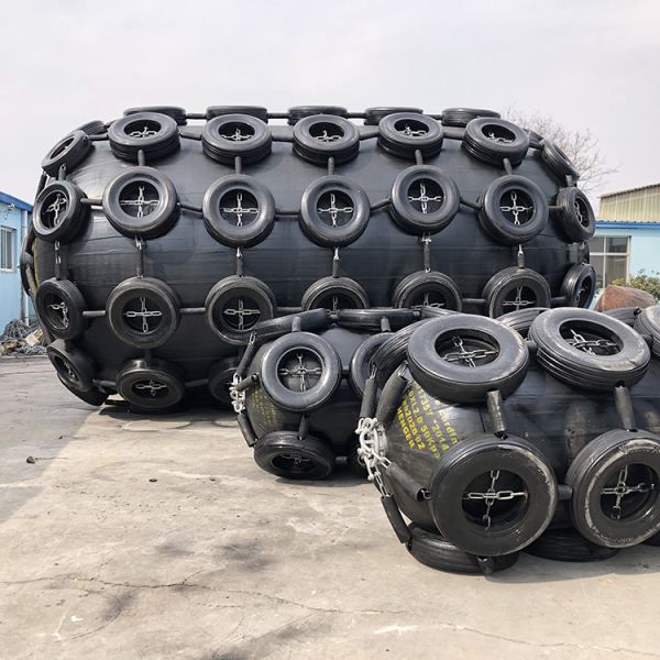 Natural Rubber Pneumatic Rubber Fender Good Sealing Aging Resistant