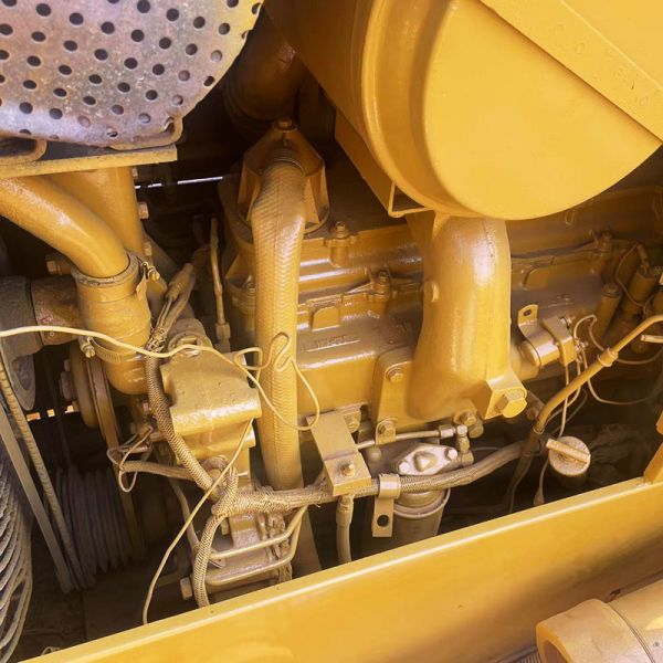 3900 кг Использованный бульдозер Caterpillar Cat D4H Строительная машина