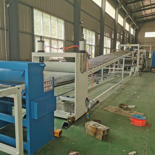 Ligne de production d'extrudeuses de tuyaux PP ABS PMMA de haute qualité pour les applications d'extrusion de tuyaux