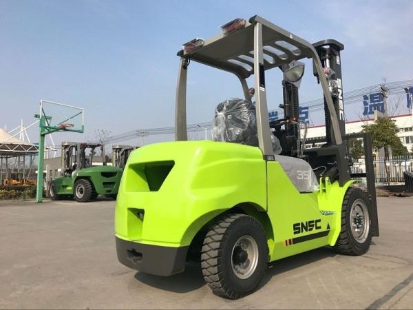 Radiador de cobre Velocador de motores Isuzu Velocador diesel de 3,5 t para combustão ordinária