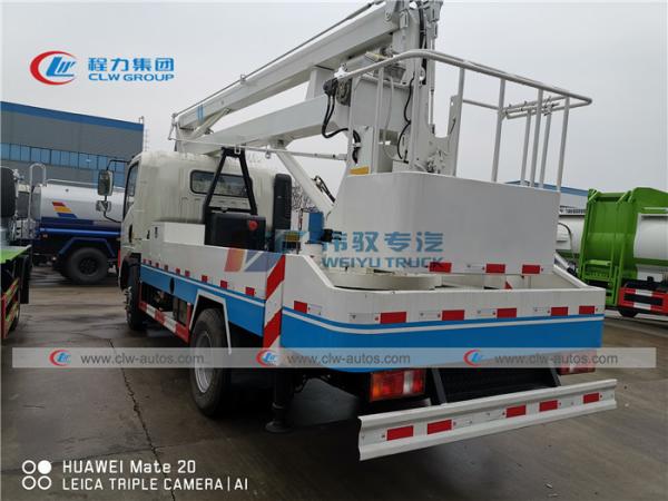 mètre Cherry Picker Truck de 90km/h SINOTRUK HOWO 14