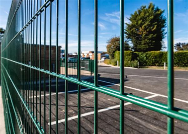 Green Powder Coated 1.5mm Welded Wire Mesh Fencing Sercurity Double Panels With Post