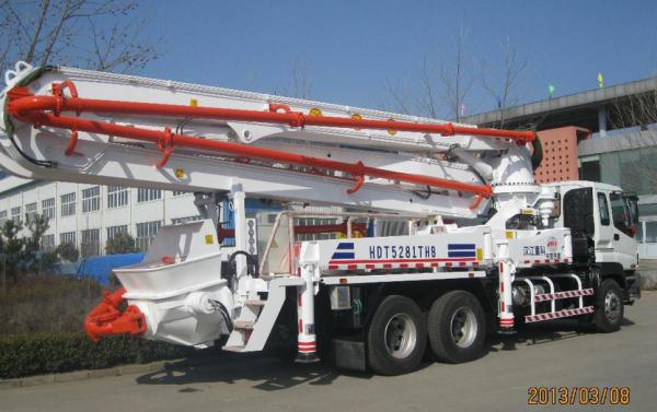 Special Purpose Truck , Truck Mounted Concrete Boom Pump Multi - protection