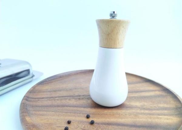Round Shape Wooden Salt And Pepper Grinders For Durable Grinding