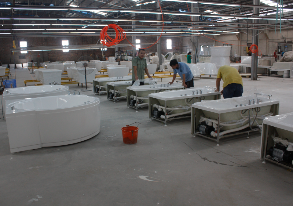 ванна 1700mm Freestanding выпущенная струю для круга 2 стоит самостоятельно небольшое ушата горячее