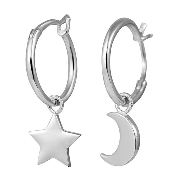 C'est une jolie boucle d'oreille à vis à l'arrière.