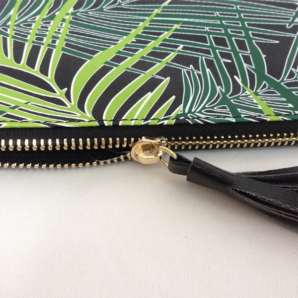 2016 summer new women's European and American high-grade PU tassel pendant wild portable Clutch