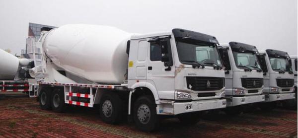 New Style HOWO Big Concrete Mixer Truck 17 CBM tank 8X4 Chassis 371hp Engine