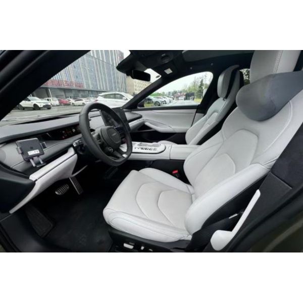 Xiaomi SU7 2024 4WD Max Founder Edition Xiaomi Motors Средний до крупного автомобиля Чисто электрический 673 лошадиных сил