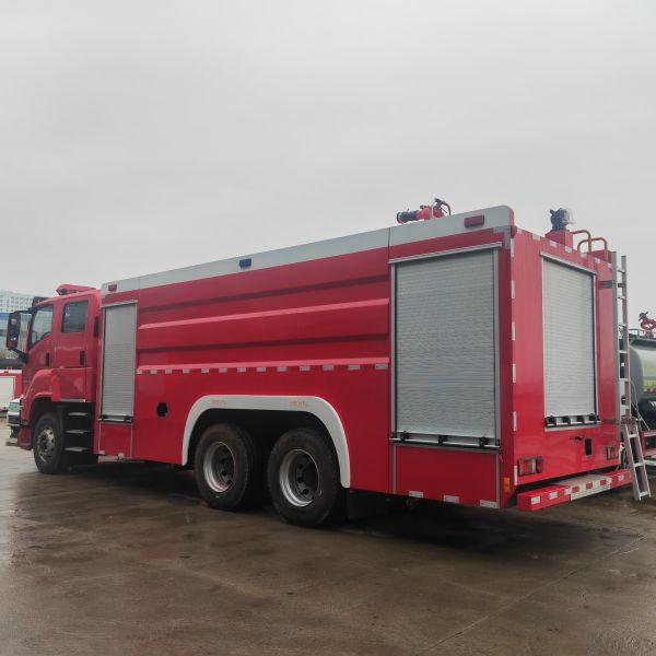 ISUZU Giga Fire Truck Engine firetruck Tender Foam Fire Fighting Rescue Vehicles