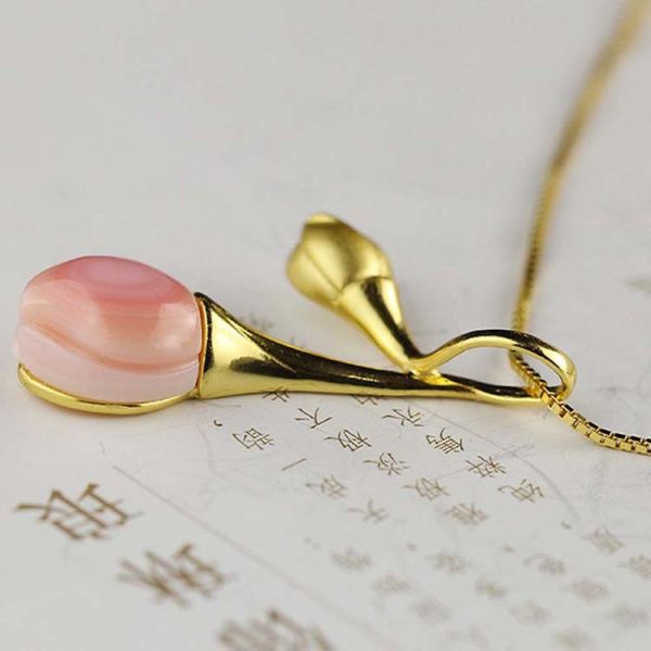 18K Yellow Gold Plated 925 Silver Pink Shell Carved Tulip Pendant Charm Necklace(EZ760003)