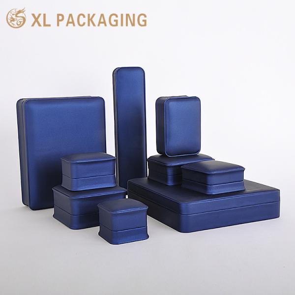 Luxury Gift Box Packing Jewelry Boxes Custom Logo Stripe Bracelet Necklace Jewelry Box Packaging