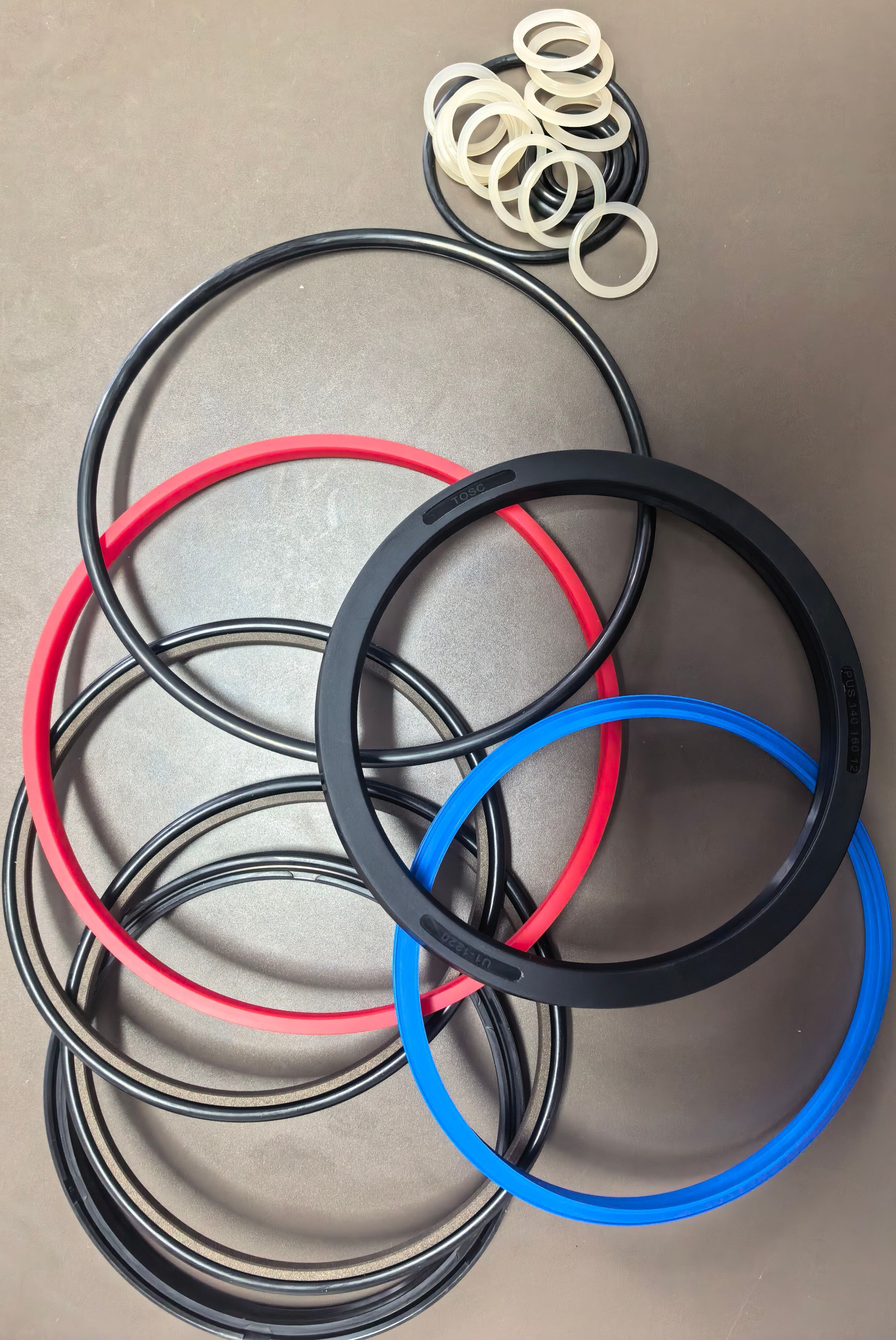 MONTABERT  XL1900 DX190 DXB190 XL 1900 DX 190 DXB 190 Hydrualic Breaker Seal Kit  86714748  142MM