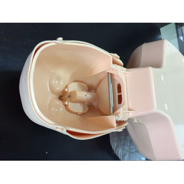 Simple Cardiopulmonary Resuscitation Simulated Manikin For Training