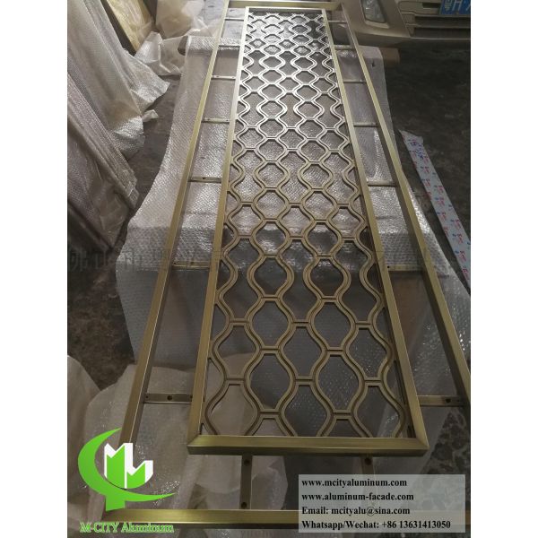 Écran métallique à découpe laser architectonique