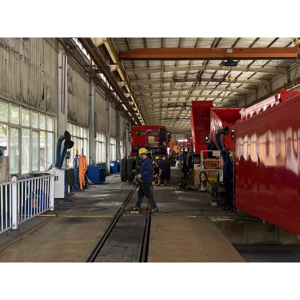 Подержанный Sinotruk Howo Dump Truck 12 Wheeler RHD 40tons Вторая рука 6X4 8X4 Правая кабина