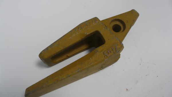 2713-1222 Bucket Adapter HRC 48 - HRC 53 Bucket Teeth And Adapter 2713Y1222