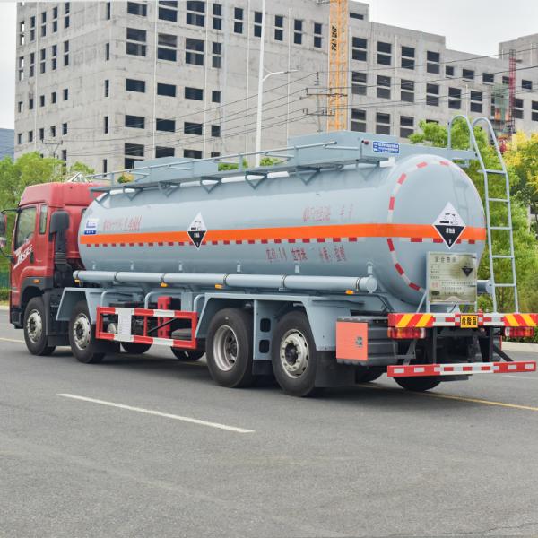 8x4 Drive Wheel Chemical Tanker Truck 15CBM Capacity Corrosive Toxic / Acidic Liquid Transport