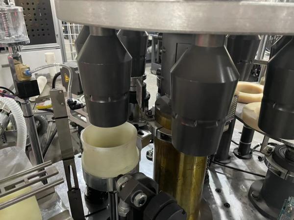 Máquina de fabricação de copos de café de papel descartável de parede dupla Máquina de produção de copos de papel 1800 kg 70-90pcs/min