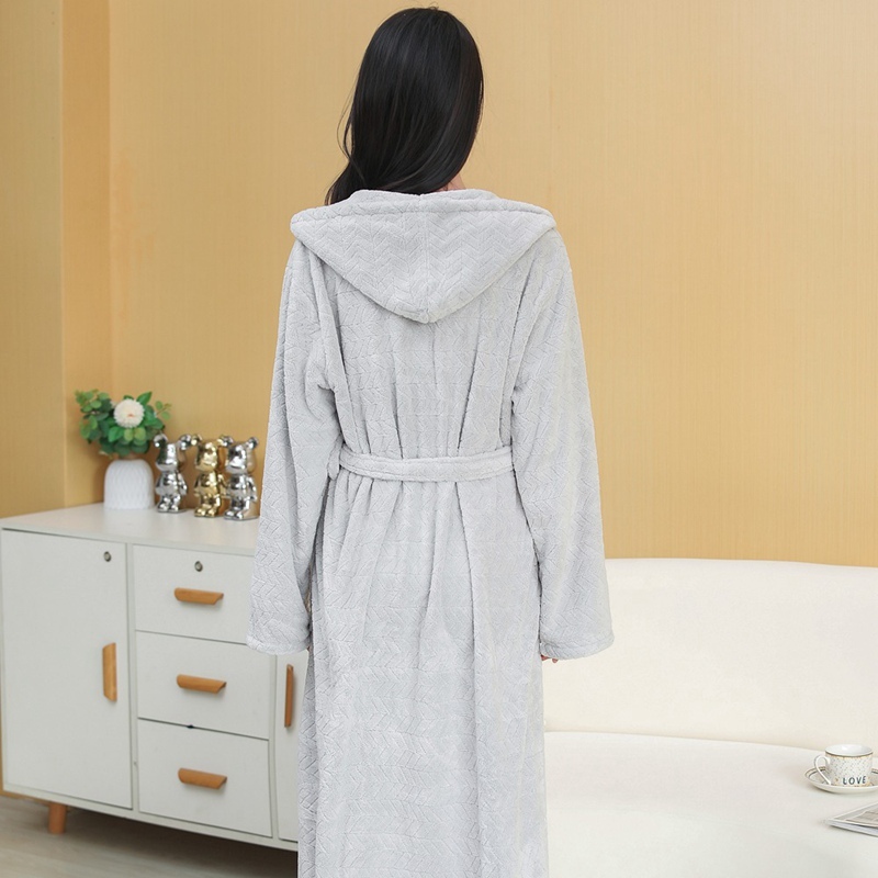 Hooded Jacquard 120cm Luxury Bathrobes 300gsm 85 Percent Polyester 15 Percent Polyamide