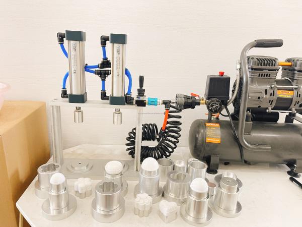 Low cost manual small home use mini bath bomb bathbomb press machine with 2 pcs Alu/POM mold manufacturer for sale