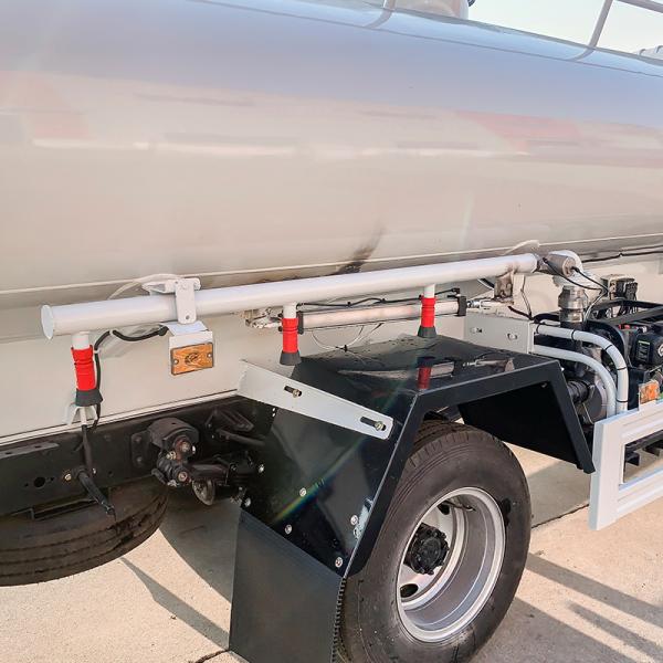Manual 4x2 Drive Dongfeng 10 Ton 3.5 Cubic Meter Water Tank Truck with Chao Chai Engine and 5800x2150x2240mm Dimensions