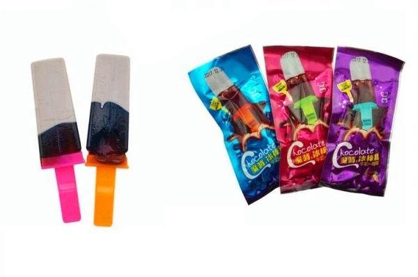 Chocolate Fruity Lollipops Whistle Stick Halal 2 Colors Ice Cream Shape