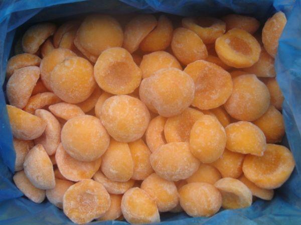 IQF Frozen Yellow Peach Halves , Peeled And Pitted, blanched