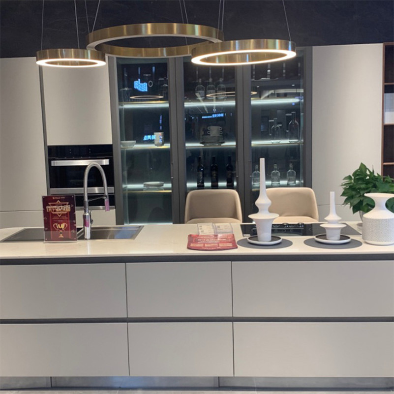 Blum Hardware European Customized Waterproof Lacquer Kitchen Cabinet for Modern Luxury