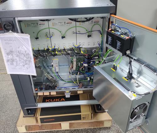 Pièces de robotique à vendre Contrôleur de robot KUKA KRC4 Programmation