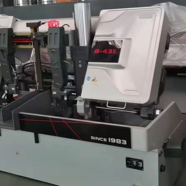 XS-430 Band Sawing Machine Cut Iron Steel Semi Automatic Pipe Cutting Machine